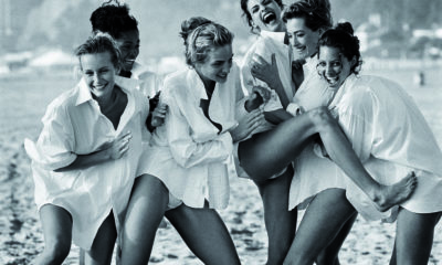 White Shirts: Estelle Léfebure, Karen Alexander, Rachel Williams, Linda Evangelista, Tatjana Patitz & Christy Turlington, Malibu, 1988 © Peter Lindbergh (Courtesy of Peter Lindbergh, Paris / Gagosian Gallery)